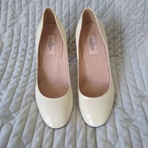 Valentino Garavani women's heels pump's